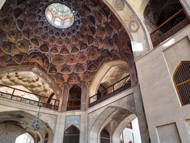 سفر تصویری به کاخ هشت بهشت اصفهان و تحلیل معماری